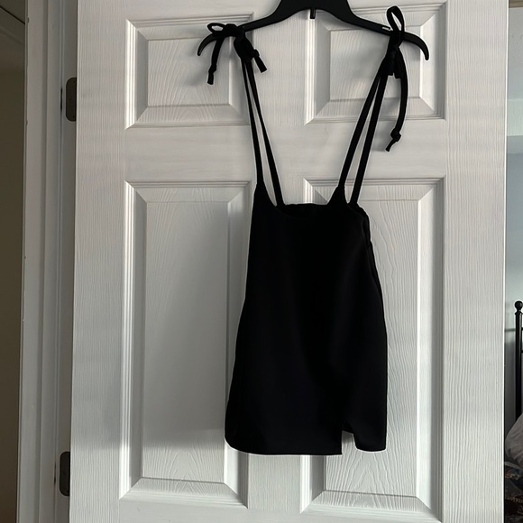 “PRETTY LITTLE THING Black Skirt size 4” - Picture 1 of 4